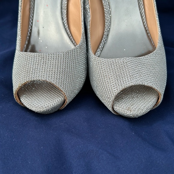 Badgley Mischka Silver Pumps - Picture 4 of 11